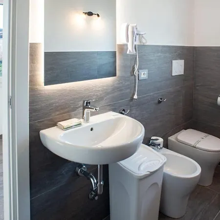 Fuoriporta Affitti Brevi - Casa Dei Salici 01 *