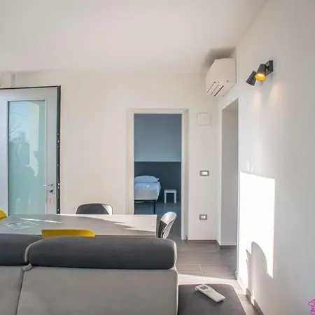 Appartamento Fuoriporta Affitti Brevi - Casa Dei Salici 01 *